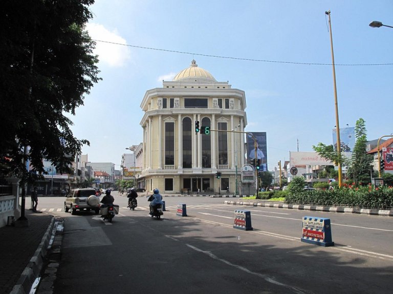 Surabaya is a pretty unremarkable Javan city